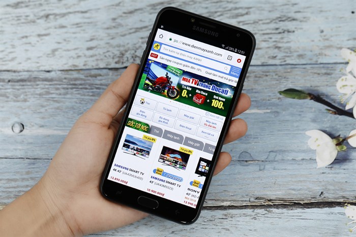 Điện thoại Samsung Galaxy J4 Màu Đen