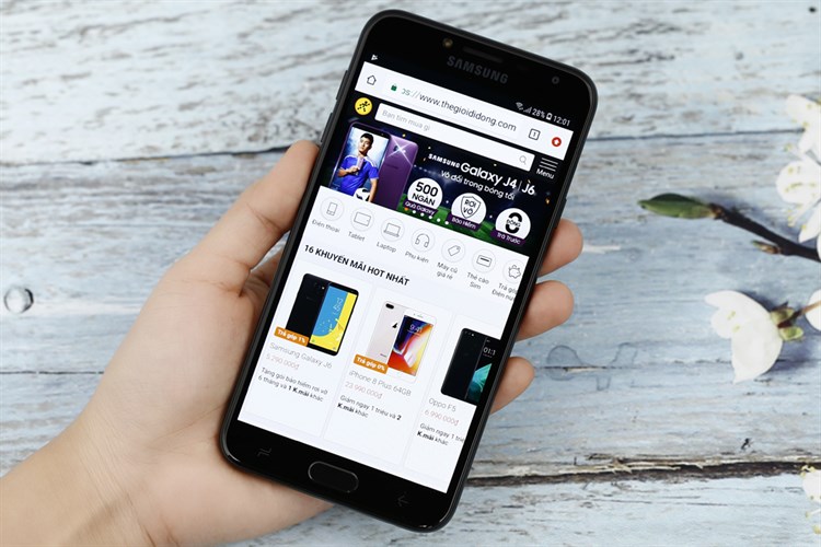 Điện thoại Samsung Galaxy J4