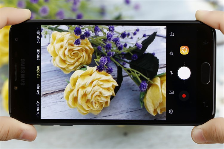 Điện thoại Samsung Galaxy J4