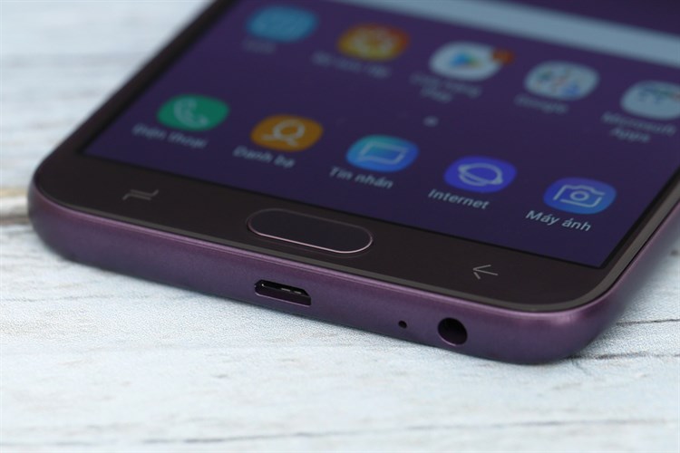 Điện thoại Samsung Galaxy J4