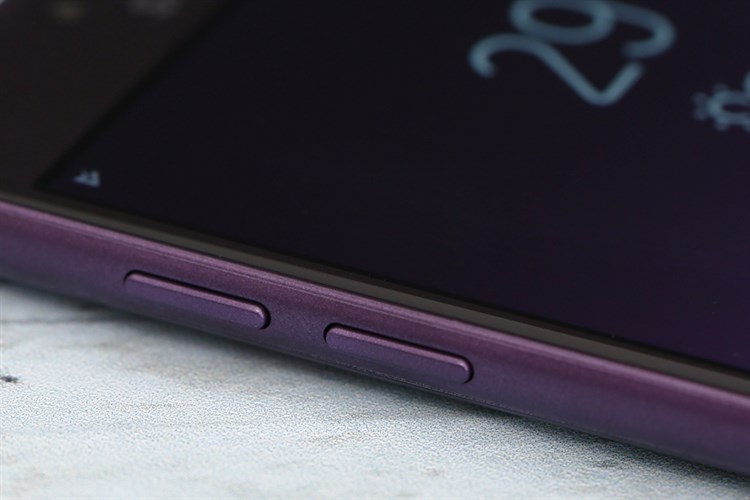 Điện thoại Samsung Galaxy J4