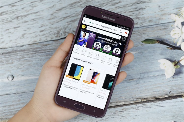 Điện thoại Samsung Galaxy J4