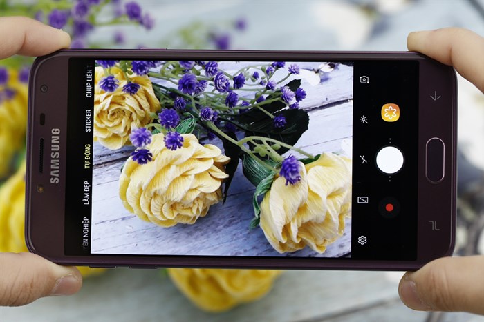 Điện thoại Samsung Galaxy J4 Màu Tím