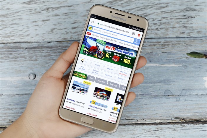 Điện thoại Samsung Galaxy J4 Màu Vàng đồng