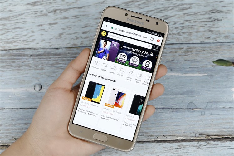 Điện thoại Samsung Galaxy J4