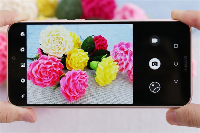 Điện thoại Huawei Nova 3e