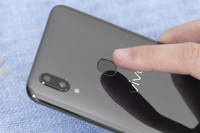 Điện thoại Vivo V9 Màu Đen