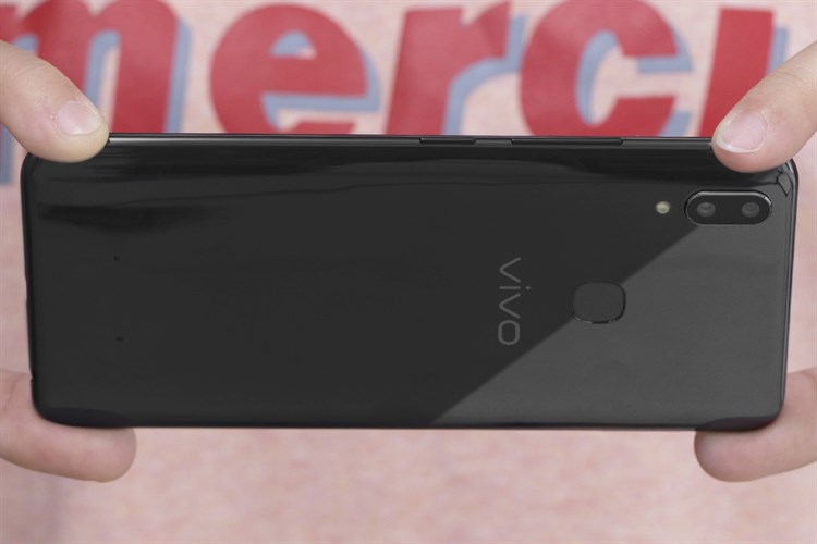 Điện thoại Vivo V9 Màu Đen