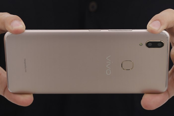 Điện thoại Vivo V9 Màu Vàng đồng