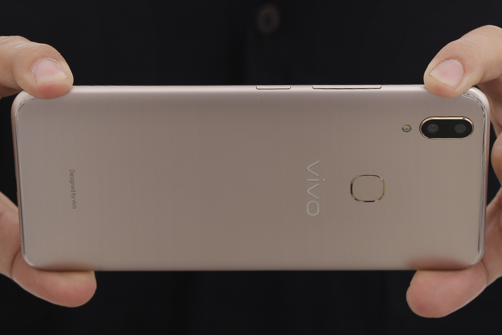 Điện thoại Vivo V9 Màu Vàng đồng