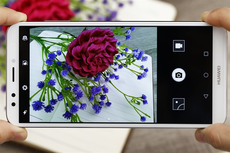 Điện thoại Huawei Y7 Pro (2018)