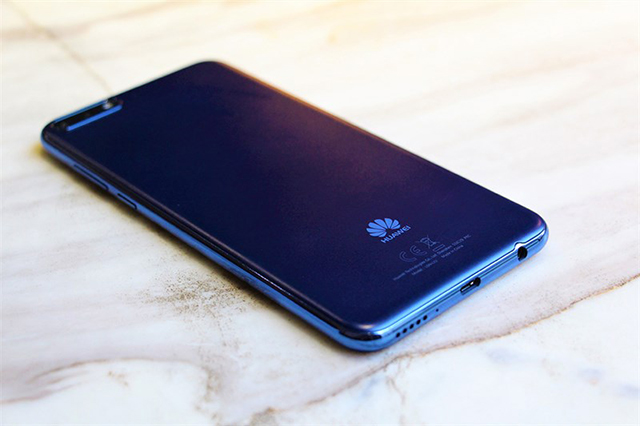 Thiết kế điện thoại Huawei Y7 Pro 2018