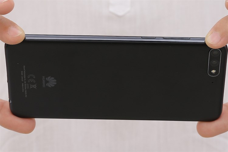 Điện thoại Huawei Y7 Pro (2018)