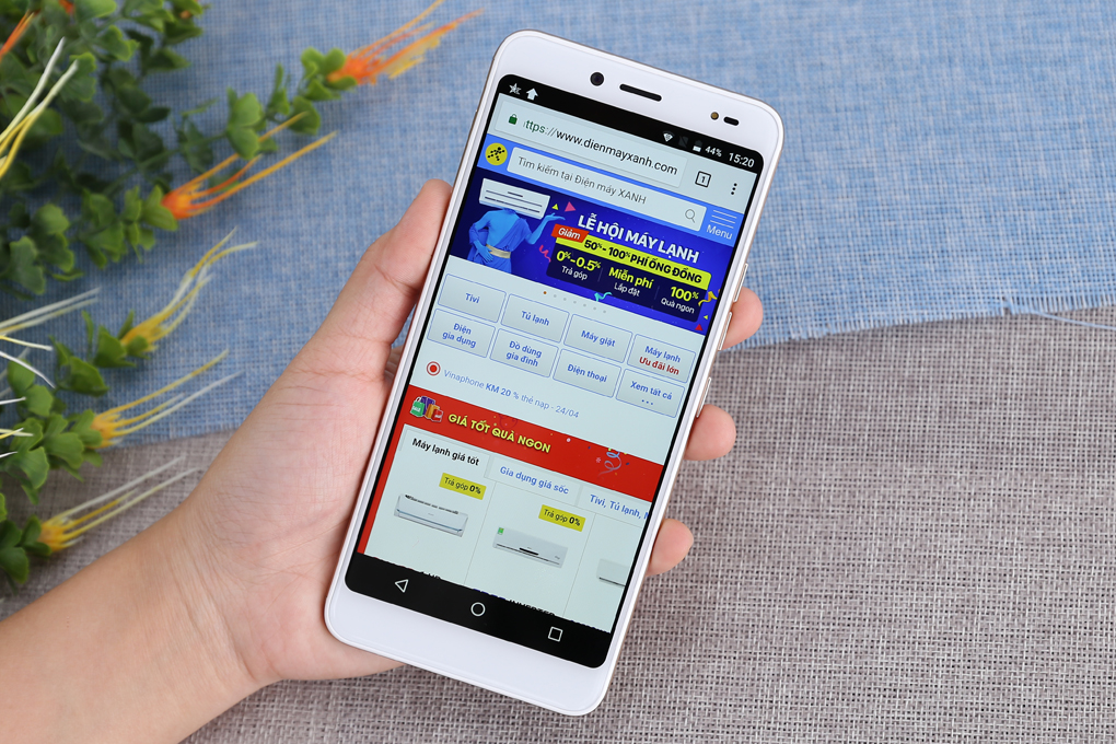 Điện thoại Mobiistar E Selfie