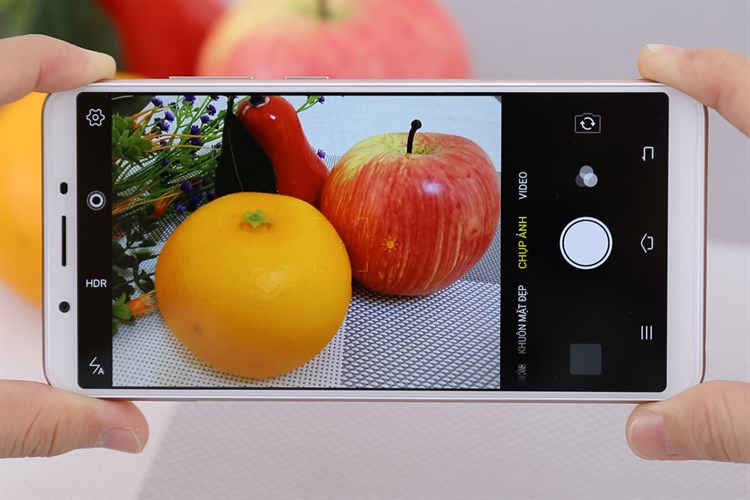 Điện thoại Vivo Y71 Màu Vàng