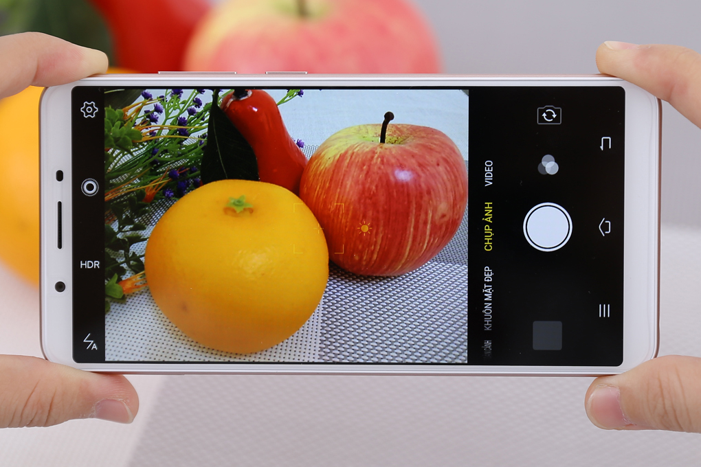 Điện thoại Vivo Y71 Màu Vàng