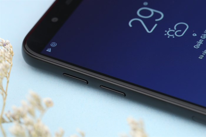 Điện thoại Samsung Galaxy J6