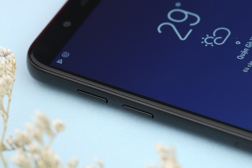 Điện thoại Samsung Galaxy J6