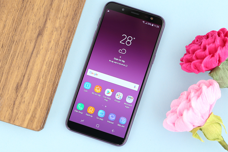 Muốn một chiếc điện thoại với cấu hình tốt để sử dụng trong công việc? Hãy xem hình ảnh về Samsung Galaxy J6 với cấu hình mạnh mẽ và ổn định đi kèm cùng với thiết kế đẹp mắt.