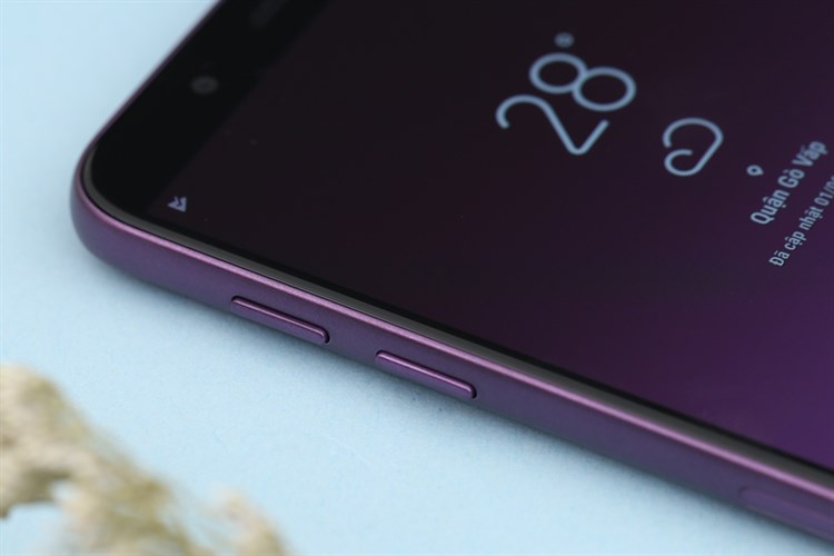 Điện thoại Samsung Galaxy J6