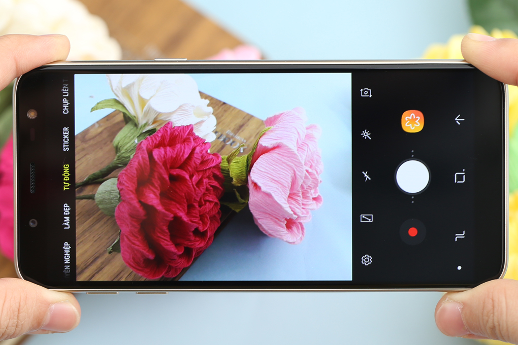 Điện thoại Samsung Galaxy J6
