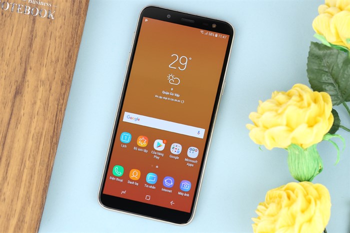 Điện thoại Samsung Galaxy J6