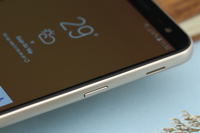 Điện thoại Samsung Galaxy J6