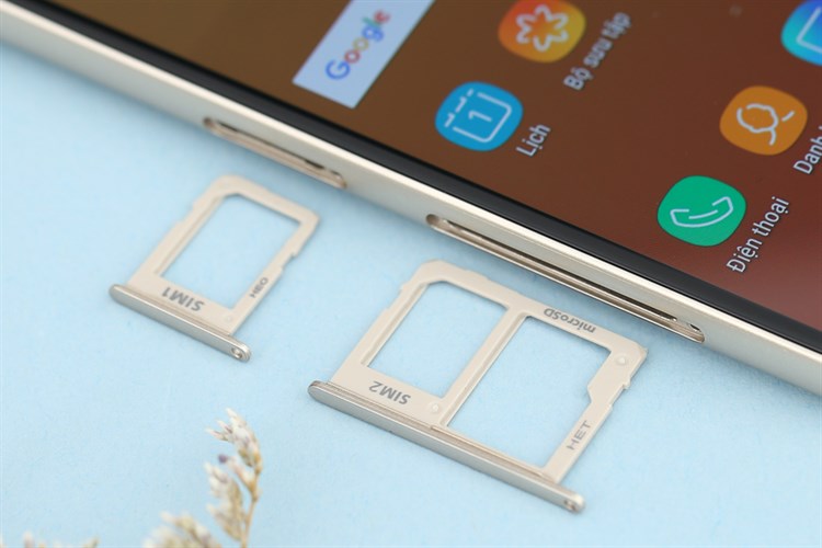 Điện thoại Samsung Galaxy J6