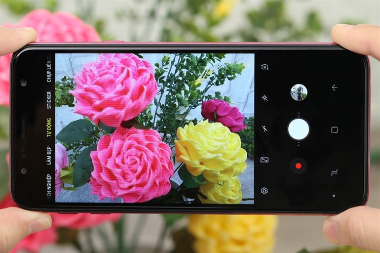 Điện thoại Samsung Galaxy J4+