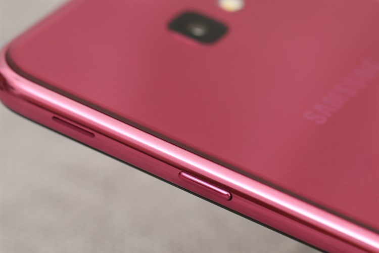 Điện thoại Samsung Galaxy J4+