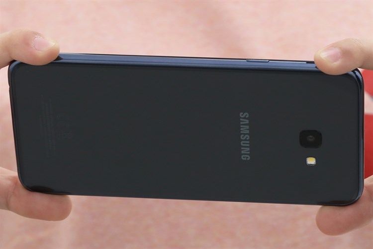 Điện thoại Samsung Galaxy J4+