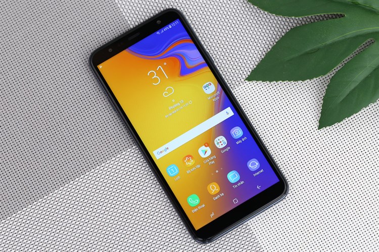 Điện thoại Samsung Galaxy J4+