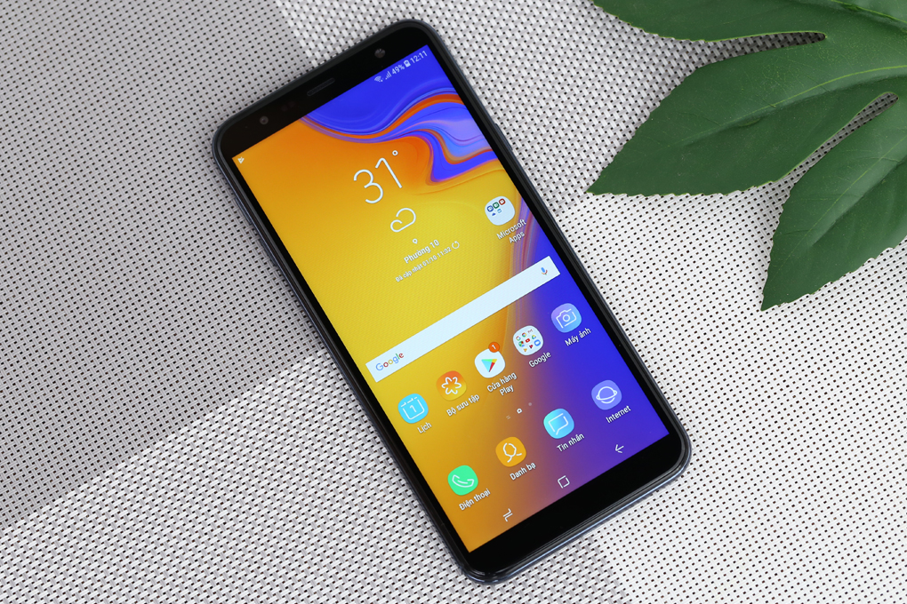 Điện thoại Samsung Galaxy J4+