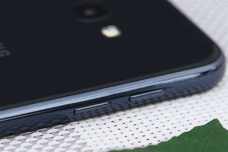 Điện thoại Samsung Galaxy J4+