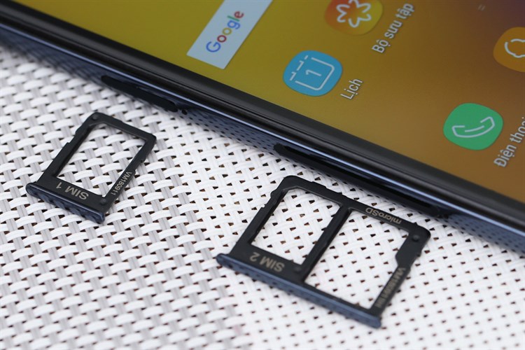 Điện thoại Samsung Galaxy J4+