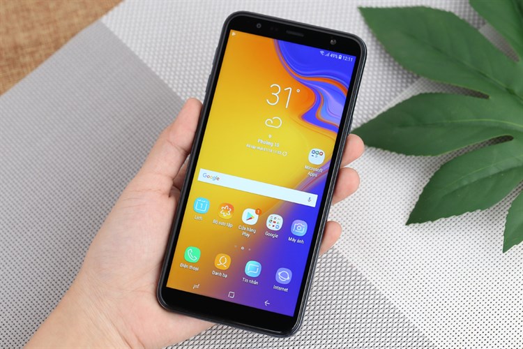 Điện thoại Samsung Galaxy J4+