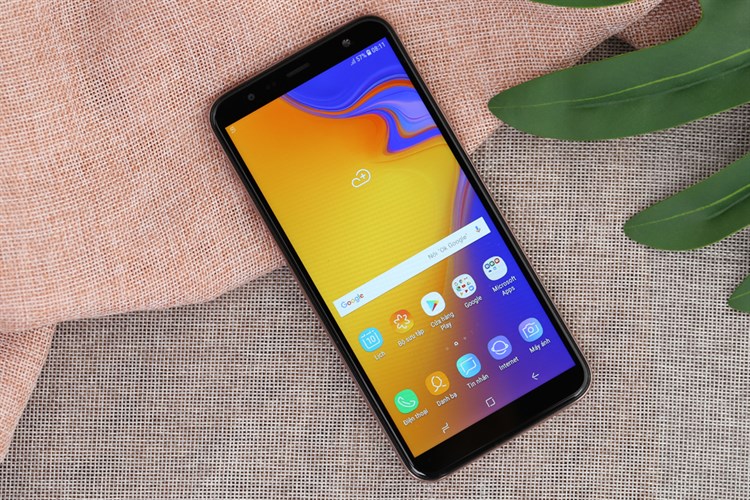 Điện thoại Samsung Galaxy J4+