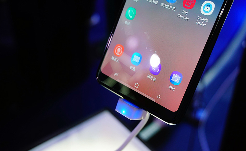 Màn hình của Samsung Galaxy A8 Star Màn hình của Samsung Galaxy A8 Star