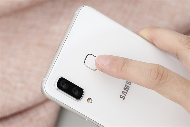 Điện thoại Samsung Galaxy A8 Star Màu Trắng