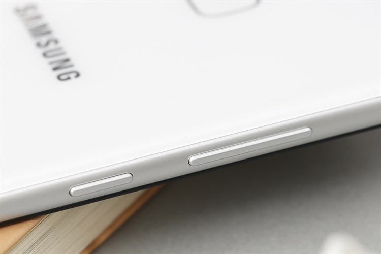 Điện thoại Samsung Galaxy A8 Star Màu Trắng