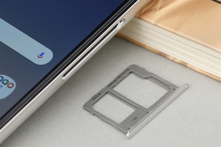 Điện thoại Samsung Galaxy A8 Star Màu Trắng