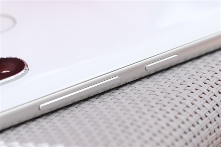 Điện thoại Xiaomi Mi 8 Màu Trắng