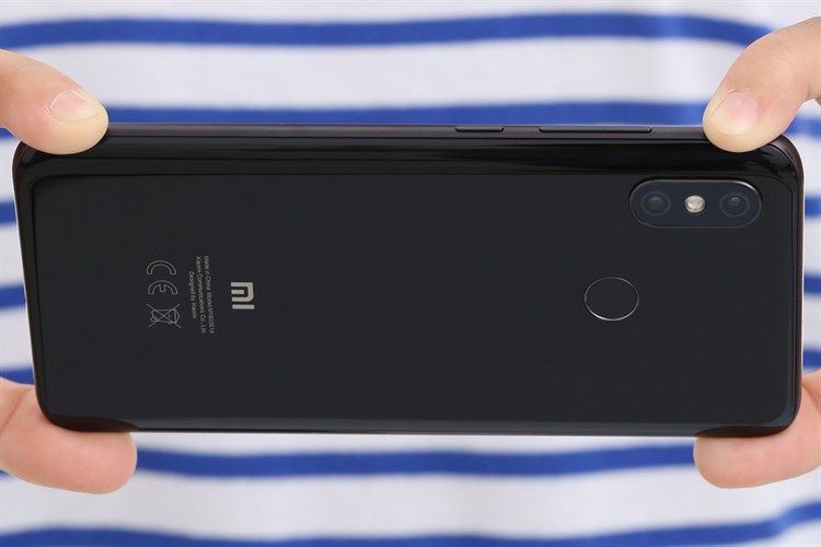 Điện thoại Xiaomi Mi 8 Màu Đen