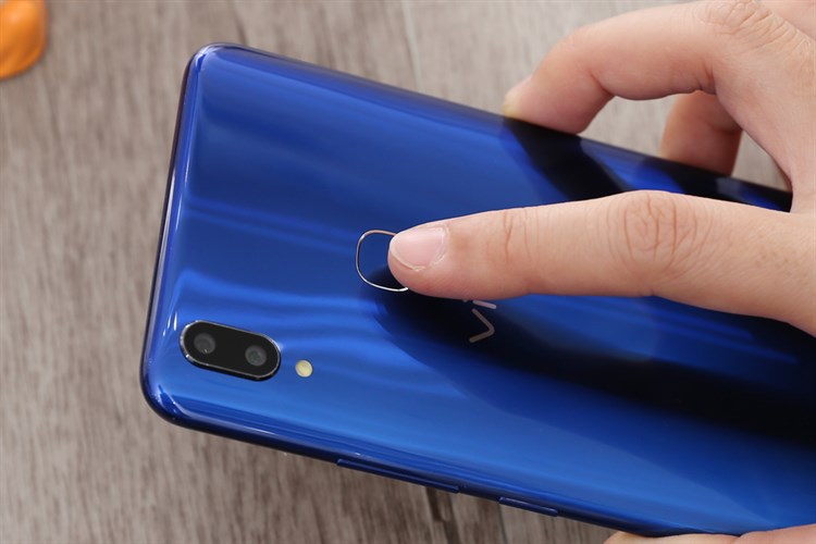 Điện thoại Vivo V9 Special Edition Màu Xanh Dương