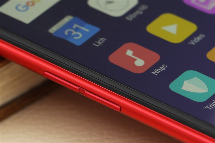 Điện thoại OPPO A83 2018 16GB (không tai nghe)