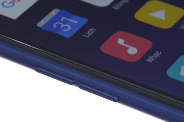 Điện thoại OPPO A83 2018 16GB (không tai nghe)