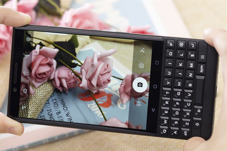 Điện thoại BlackBerry KEY2