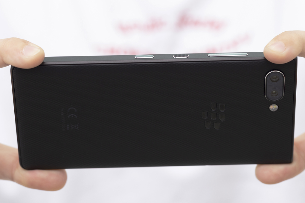 Điện thoại BlackBerry KEY2