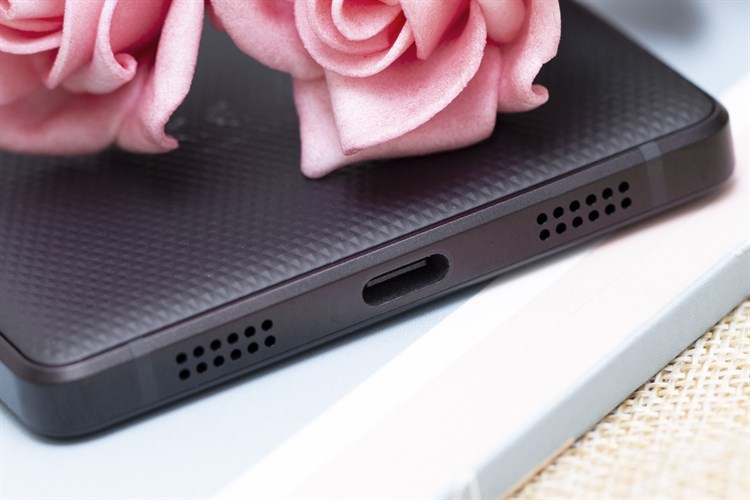 Điện thoại BlackBerry KEY2