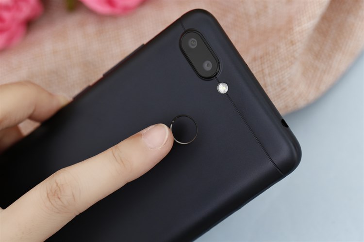 Điện thoại Xiaomi Redmi 6 Màu Đen